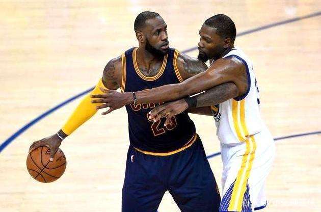 尤利亚诺：就算当年有VAR，我对大罗的阻挡也不会被判点球（尤利亚诺：即使配备VAR，我对大罗那次拦截也不该判点球）