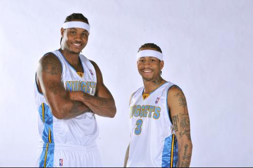 哥伦比亚11月大名单：J罗、迪亚斯领衔，里奥斯、卢库米在列（哥伦比亚11月名单出炉：J罗、迪亚斯领衔，里奥斯与卢库米入选）