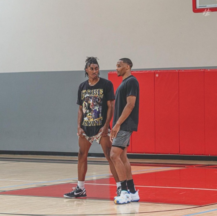 埃贝尔：拜仁已和卡尔续约至29年，他的盘带让我想起梅西（埃贝尔：卡尔与拜仁续约至2029年，他的过人让我想起梅西）