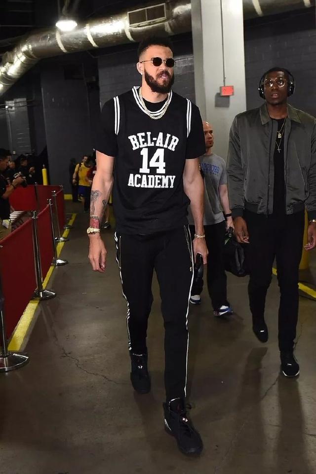 回购价2300万欧，记者：国米预计会在明夏买回小斯坦科维奇（记者：国米预计明夏以2300万欧回购小斯坦科维奇）