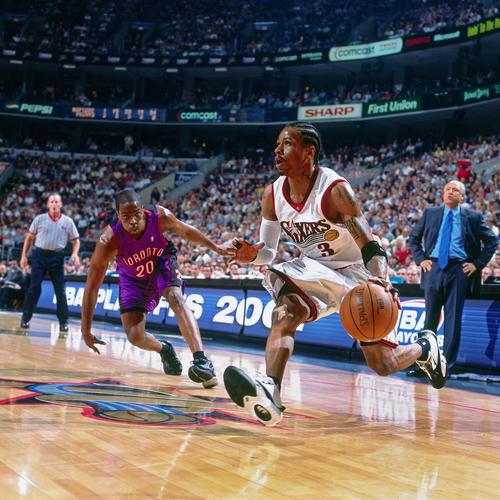 切尔西锋线低迷导致攻击乏力（锋线不振拖累切尔西进攻）