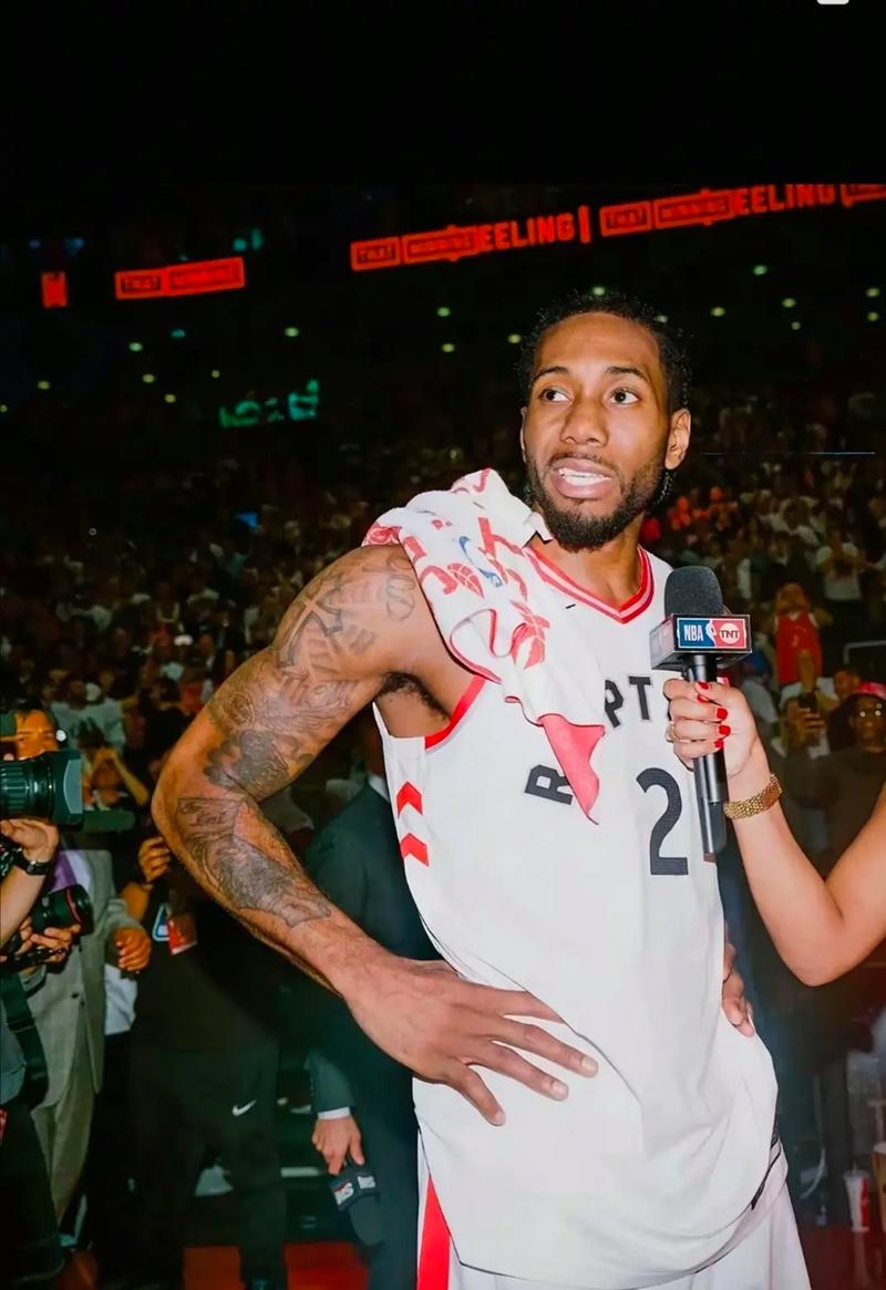 门将倒地的瞬间，一切都晚了（门将倒下的一刻，一切为时已晚）