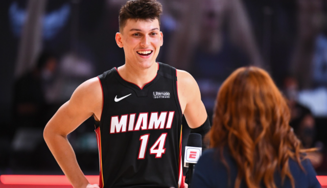 欧冠比赛战术分析：尤文图斯防守策略,（欧冠战术解析：尤文图斯的防守体系）