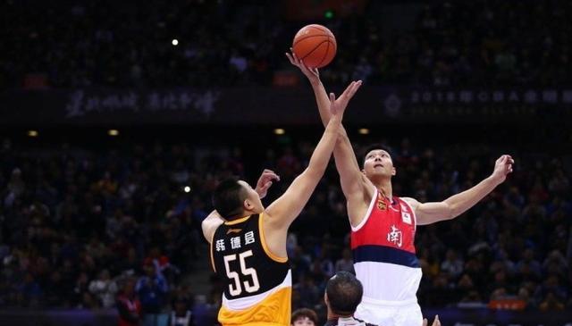 加盟尼克斯前兆？字母哥豪掷1410万美金 在纽约购买2500平米公寓楼（字母哥斥资1410万美元在纽约购入2500平米公寓楼，尼克斯加盟信号？）