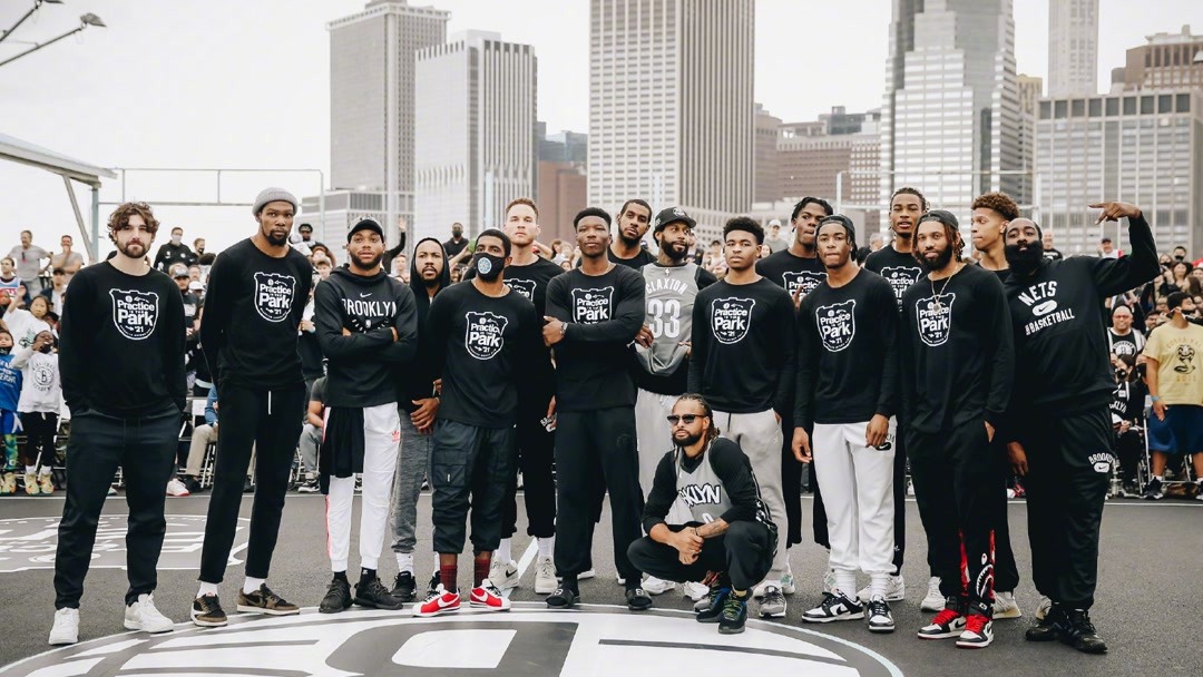 今晚会上吗？记者：姆巴佩赛前没和其他替补球员一起热身（今晚会出场吗？记者称姆巴佩赛前未与其他替补共同热身）